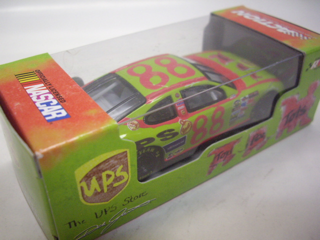 画像: 1/43 2005 ACTION - NASCAR UPS LIMITED EDITION【"#88 TOYS FOR TOTS" FORD TAURUS】　LT.GREEN