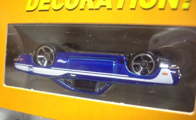 画像: 2016 HOT WHEELS 9CAR GIFT PACK 【'68 PLYMOUTH BARRACUDA FORMULA S】　BLUE/MC5 (ひっくりかえっています）