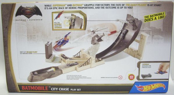 画像: 2016 BATMAN vs SUPERMAN 【"BATMOBILE CITY CHASE" TRACK SET】 included EXCLUSIVE BATTLE-DAMAGED BATMOBILE