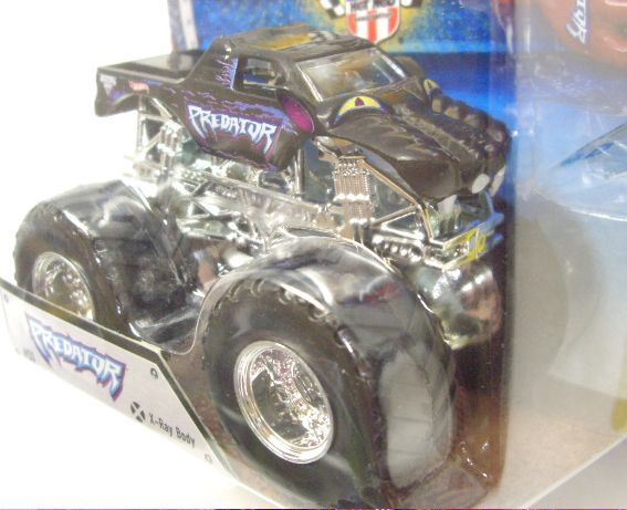 画像: 2015 MONSTER JAM includes SNAP-ON BATTLE SLAMMER! 【PREDATOR】 BLACK (X-RAY BODY)