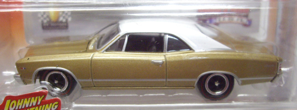 画像: 2016 JOHNNY LIGHTNING - MUSCLE CARS USA S1 【1967 CHEVY CHEVELLE MALIBU】 GOLD-WHITE/RR　