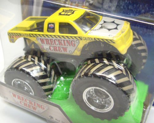 画像: 2016 MONSTER JAM includes STUNT RAMP! 【WRECKING CREW】 YELLOW (MUD TREADS)