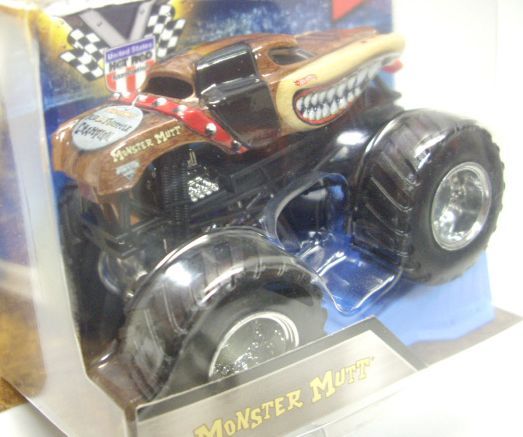 画像: 2016 MONSTER JAM includes STUNT RAMP! 【MONSTER MUTT】 BROWN