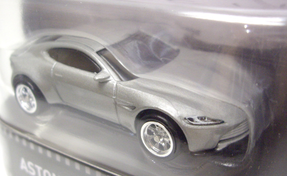 画像: 2016 RETRO ENTERTAINMENT 【ASTON MARTIN DB10】 LT.GRAY/RR (007 JAMES BOND SPECTRE)