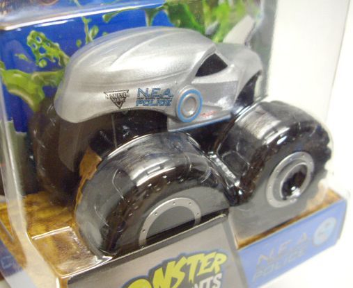 画像: 2016 MONSTER JAM "MONSTER MUTANTS" 【N.E.A. POLICE】 SILVER （ギミック有）