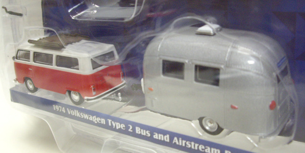 画像: 2016 GREENLIGHT - HITCH & TOW MJ TOYS EXCLUSIVE 【1974 VOLKSWAGEN TYPE 2 BUS AND AIRSTREAM BAMBI】 RED-WHITE/RR