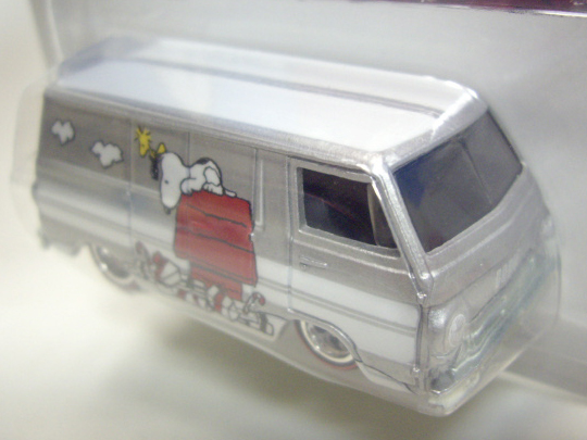 画像: 2016 POP CULTURE - PEANUTS (SNOOPY) 【'66 DODGE A100】 SILVER/RR