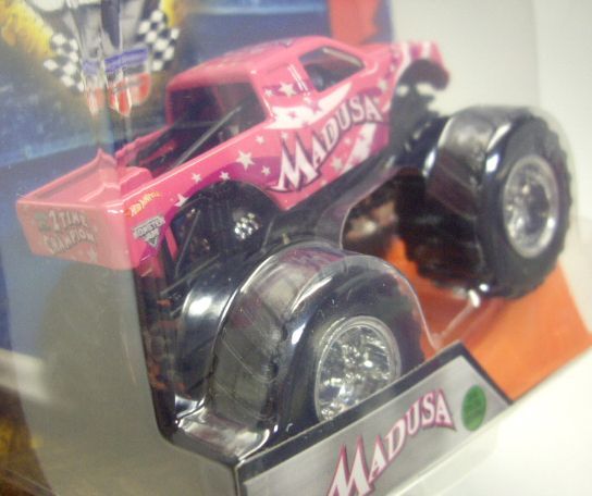 画像: 2016 MONSTER JAM includes STUNT RAMP! 【MADUSA】 PINK (2016 SPECIAL EDITION!)(予約不可）