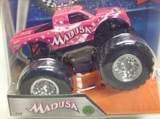 画像: 2016 MONSTER JAM includes STUNT RAMP! 【MADUSA】 PINK (2016 SPECIAL EDITION!)(予約不可）