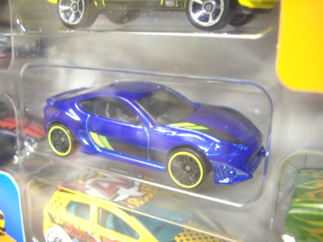 画像: 2016 HOT WHEELS 9CAR GIFT PACK 【'68 MERCURY COUGAR】　SILVERBLUE/MC5 (included　SCION FR-S)