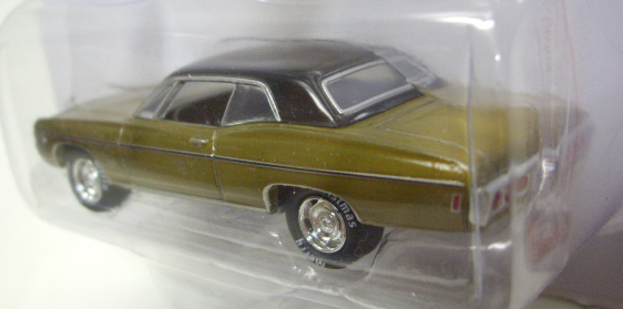 画像: 2016 JOHNNY LIGHTNING - HOLIDAY CLASSICS ORNAMENTS S1 【1968 CHEVY IMPALA】 GOLD/RR　