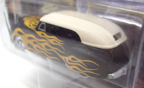 画像: 2016 JOHNNY LIGHTNING - STREET FREAKS S2 【GEORGE BARRIS PHAETON】 BLACK-WHITE (BLACK WITH FLAMES)