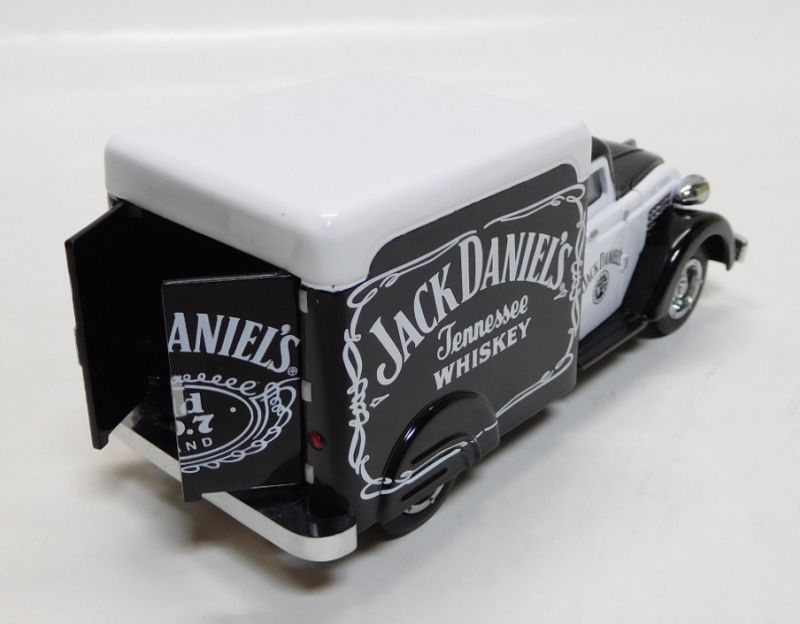 画像: 【特別価格】 1996 MATCHBOX - 1/43 COLLECTIBLES 【JACK DANIEL'S 1937 DODGE AIRFLOW】 WHITE-BLACK/RR