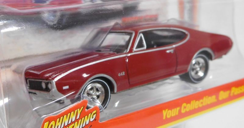 画像: 2016 JOHNNY LIGHTNING - MUSCLE CARS USA S2 【1969 OLDS CUTLASS 4-4-2】 DK.RED/RR