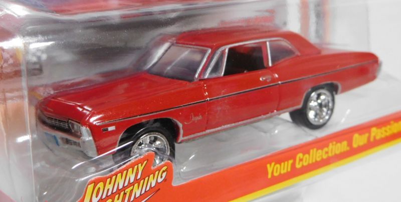 画像: 2016 JOHNNY LIGHTNING - MUSCLE CARS USA S2 【1968 CHEVY IMPALA】 RED/RR