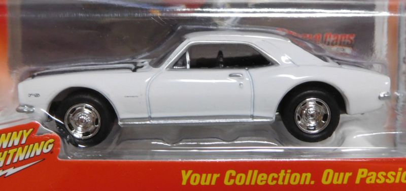 画像: 2016 JOHNNY LIGHTNING - MUSCLE CARS USA S2 【1967 CHEVY CAMARO Z28】 WHITE/RR