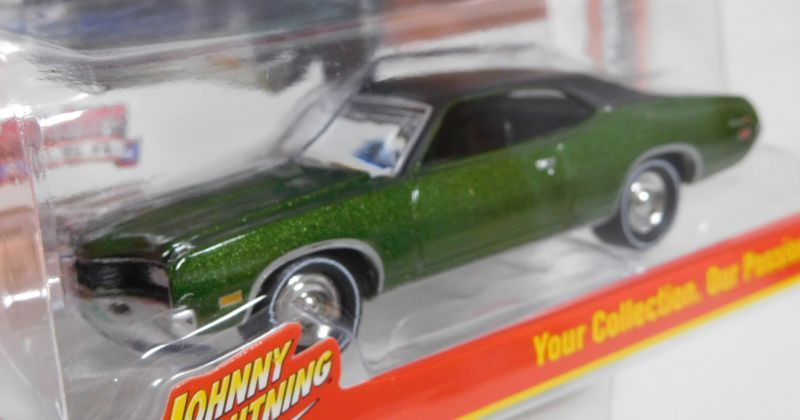 画像: 2016 JOHNNY LIGHTNING - MUSCLE CARS USA S2 【1977 MERCURY MONTEGO】 DK.GREEN/RR