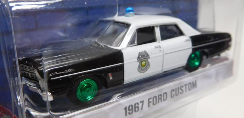 画像: 2016 GREENLIGHT HOT PURSUIT S20 【1967 FORD CUSTOM】 BLACK-WHITE/RR (NEW HAMPTON POLICE DEPARTMENT) (GREEN MACHINE)