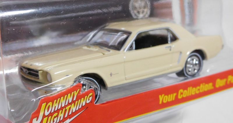 画像: 2016 JOHNNY LIGHTNING - MUSCLE CARS USA S2 【1965 FORD MUSTANG】 CREAM/RR