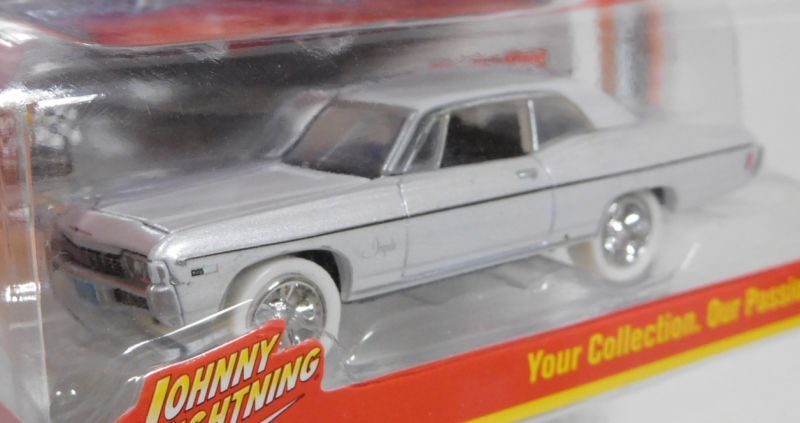 画像: 2016 JOHNNY LIGHTNING - MUSCLE CARS USA S2 【1968 CHEVY IMPALA】 WHITE/RR (WHITE LIGHTNING)