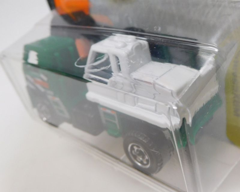 画像: 2016 【MBXcavator】 GREEN-WHITE (NEW CAST) (2017カード）