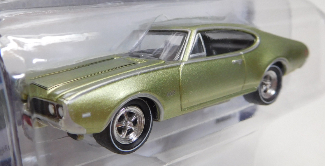 画像: 2016 JOHNNY LIGHTNING - MUSCLE CARS USA S2 【1969 OLDS CUTLASS 4-4-2】 SILVERGREEN/RR (1836個限定）