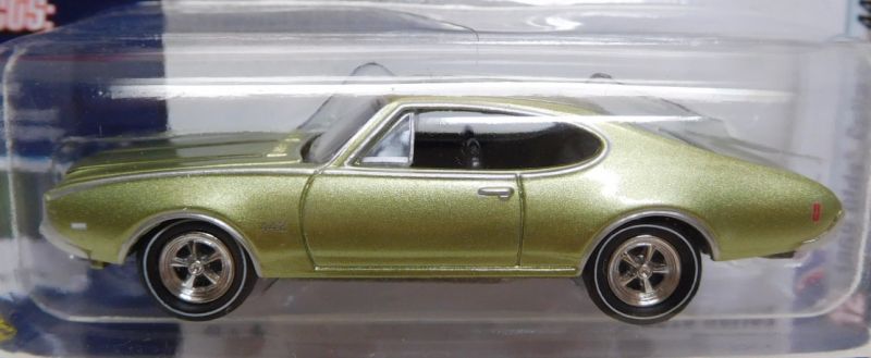 画像: 2016 JOHNNY LIGHTNING - MUSCLE CARS USA S2 【1969 OLDS CUTLASS 4-4-2】 SILVERGREEN/RR (1836個限定）