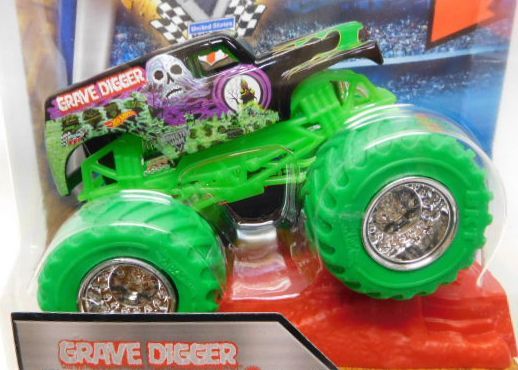 画像: 2016 MONSTER JAM includes STUNT RAMP! 【GRAVE DIGGER】 BLACK (COLOR TREADS)