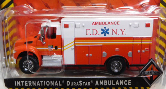 画像: 2017 GREENLIGHT HEAVY DUTY TRUCKS S7 【INTERNATIONAL DURASTAR AMBULANCE】 RED-WHITE/RR