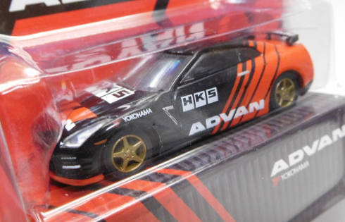 画像: 2017 GREENLIGHT - SPECIAL EDITION -  【"TARMAC WORKS" ADVAN NISSAN GT-R】 BLACK-RED/RR (予約不可）