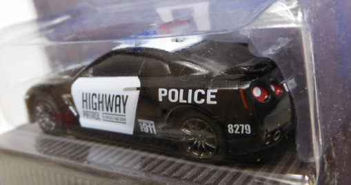 画像: 2017 GREENLIGHT - SPECIAL EDITION -  【"TARMAC WORKS" HIGHWAY PATROL 2015 NISSAN GT-R(R35)】 BLACK-WHITE/RR (予約不可）