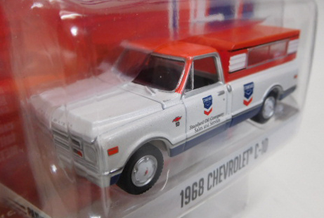 画像: 2017 GREENLIGHT RUNNING ON EMPTY 【1968 CHEVROLET C-10】 WHITE-RED/RR (STANDARD STATION)