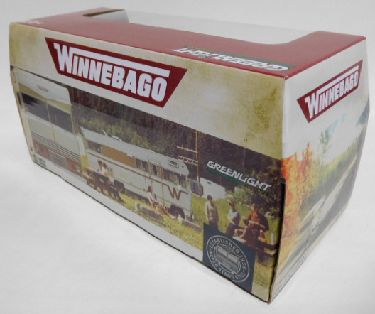 画像: 2017 GREENLIGHT LIMITED EDITION 【1973 WINNEBAGO CHIEFTAIN AND BOAT WITH BOAT TRAILER】 BEIGE/RR