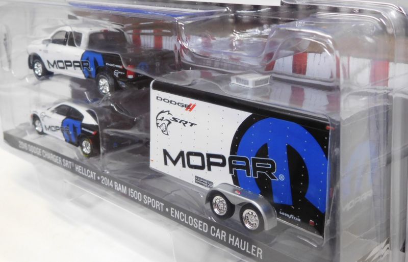 画像: 2017 GREENLIGHT - HITCH & TOW RACING "MIJO EXCLUSIVE" 【2016 DODGE CHARGER SRT HELLCAT/2014 RAM 1500 SPORT/ENCLOSED CAR HAULER】 WHITE/RR (MOPAR)(3024個限定）