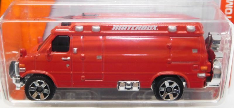 画像: 2017 【'95 CUSTOM CHEVY VAN】 RED (積み荷がバイク）