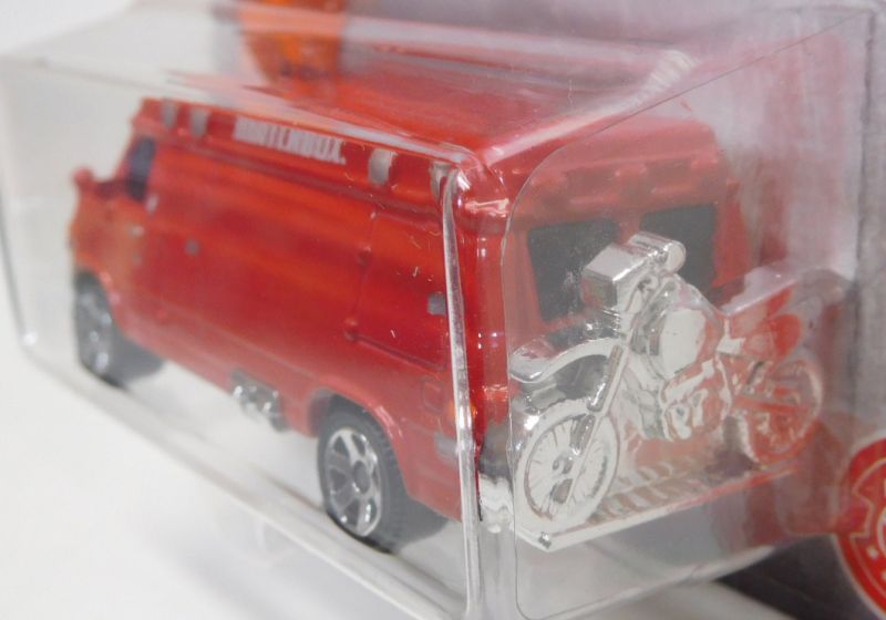 画像: 2017 【'95 CUSTOM CHEVY VAN】 RED (積み荷がバイク）