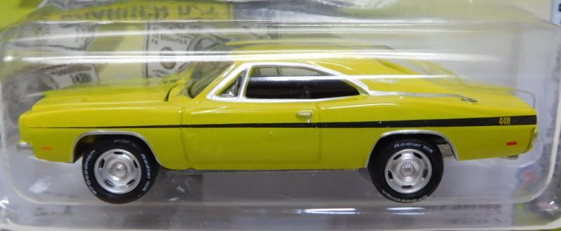 画像: 2017 JOHNNY LIGHTNING - MUSCLE CARS USA S3 【"DARTY MARY CRAZY LARRY" 1968 DODGE CHARGER R/T】 YELLOWGREEN/RR