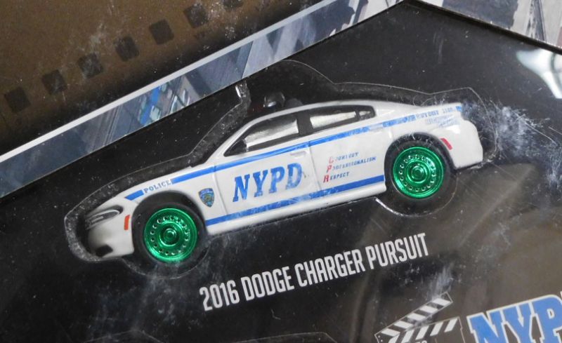 画像: 2017 GREENLIGHT - HOLLYWOOD FILM REELS 【NYPD EDITION (4台セット）】 2016 DODGE CHARGER PURSUITがGREEN MACHINE