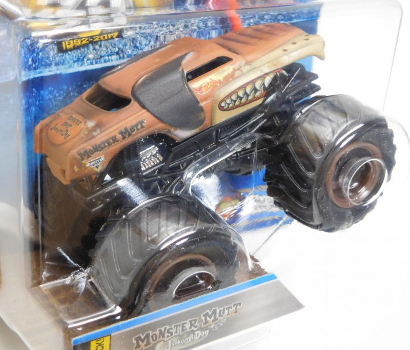 画像: 2017 MONSTER JAM includes TEAM FLAG! 【MONSTER MUTT JUNKYARD DOG】 FLAT BROWN (MJ DOG POUND)(2017 NEW TRUCK!)