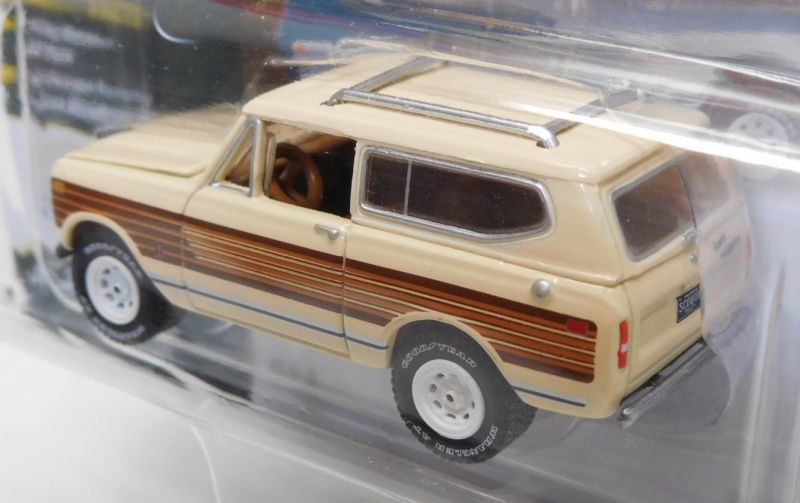 画像: 2017 JOHNNY LIGHTNING - CLASSIC GOLD COLLECTION R1D 【1979 INTERNATIONAL SCOUT II】 CREAM/RR (1256個限定)