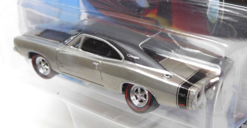 画像: 2017 JOHNNY LIGHTNING - MUSCLE CARS USA R1C 【1969 DODGE CHARGER R/T】 SILVER-BLACK/RR (1256個限定)