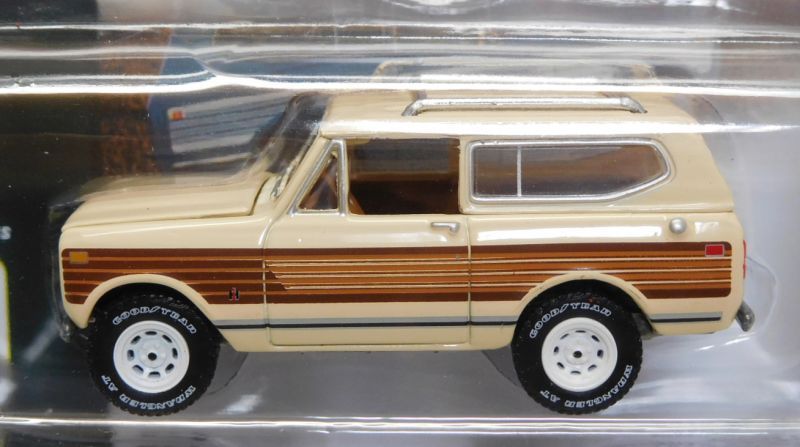 画像: 2017 JOHNNY LIGHTNING - CLASSIC GOLD COLLECTION R1D 【1979 INTERNATIONAL SCOUT II】 CREAM/RR (1256個限定)