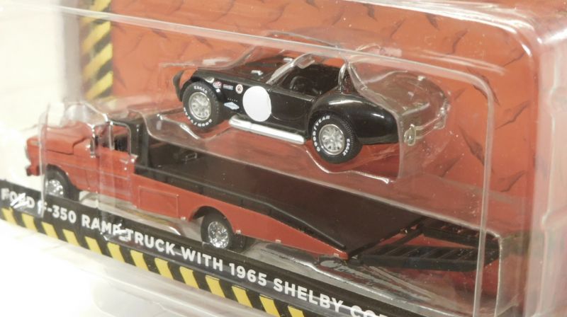 画像: 2017 GREENLIGHT HEAVY DUTY TRUCKS S8 【FORD F-350 RAMP TRUCK with 1965 SHELBY COBRA 427 S/C】 RED-BLACK/RR