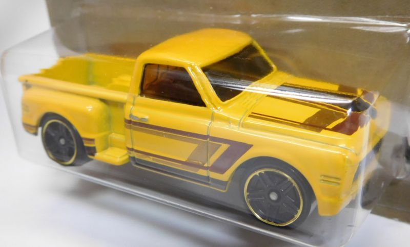 画像: 2016 WALMART EXCLUSIVE - RAD TRUCKS 【CUSTOM '69 CHEVY PICKUP】 YELLOW/PR5