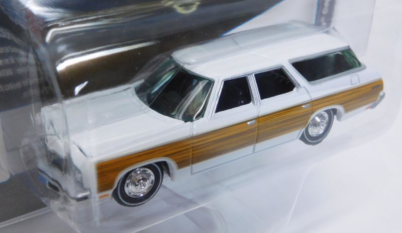 画像: 2017 JOHNNY LIGHTNING - CLASSIC GOLD COLLECTION MIJO EXCLUSIVE 【1973 CHEVY CAPRICE ESTATE】 WHITE/RR (1800個限定)