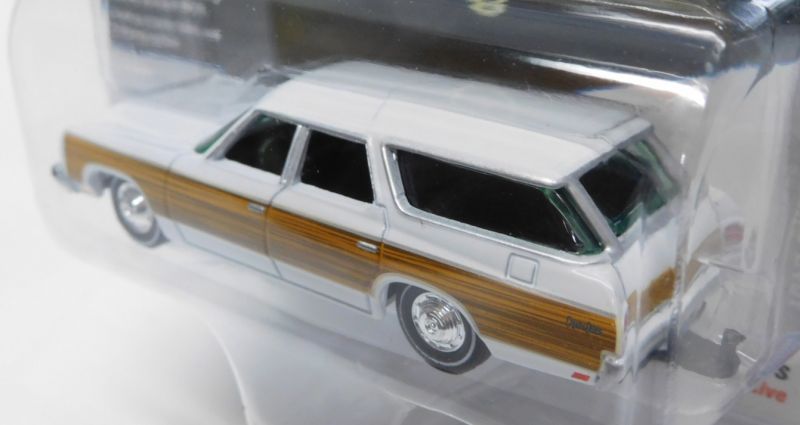 画像: 2017 JOHNNY LIGHTNING - CLASSIC GOLD COLLECTION MIJO EXCLUSIVE 【1973 CHEVY CAPRICE ESTATE】 WHITE/RR (1800個限定)