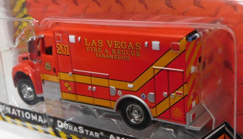 画像: 2017 GREENLIGHT HEAVY DUTY TRUCKS S9 【INTERNATIONAL DURASTAR AMBULANCE】 RED/RR