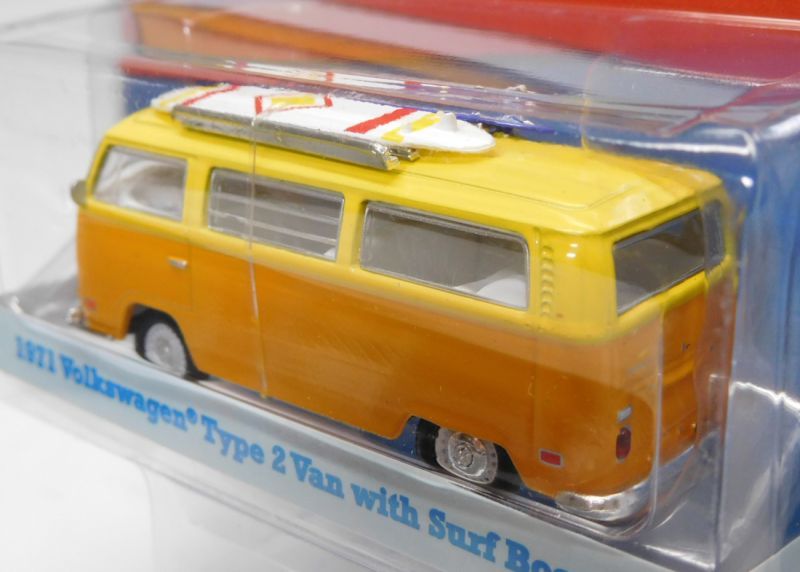 画像: 2017 GREENLIGHT HOBBY EXCLUSIVE 【1971 VOLKSWAGEN TYPE 2 VAN with SURF BOARDS】  YELLOW-ORANGE/RR