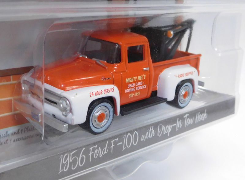 画像: 2017 GREENLIGHT THE HOBBY SHOP S1 【1956 FORD F-100 WITH DROP-IN TOW TRUCK】 ORANGE/RR