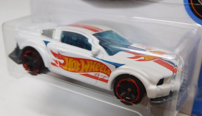 画像: 【2005 FORD MUSTANG SEMA】 R.T.WHITE/MC5 (ギミック有） (KMART EXCLUSIVE)